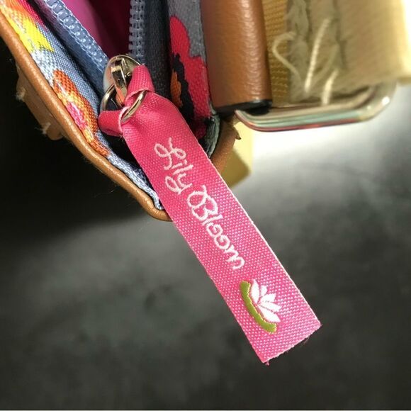 Lily Bloom Crossbody Bag - Picture 9 of 12